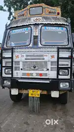 Urgent sell 12 chakka truck 3118