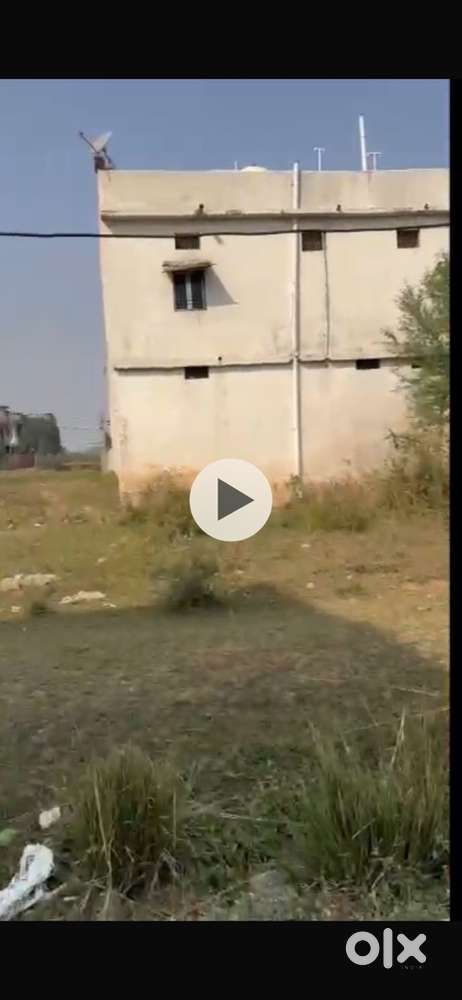 Plot near aks university