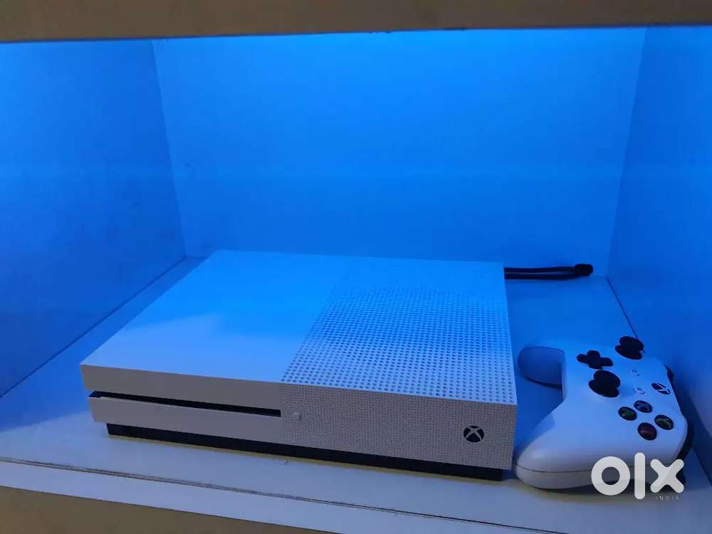 Xbox one s 500gb gta mod unlocked games like new condition 2 game cds