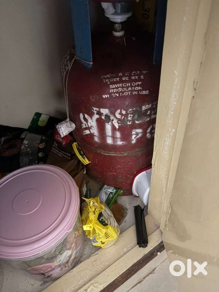 Gas cylinder and chulha