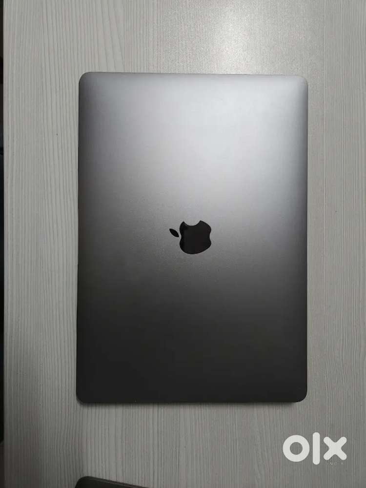 MacBook M1 Air 2020 in mint condition for sale