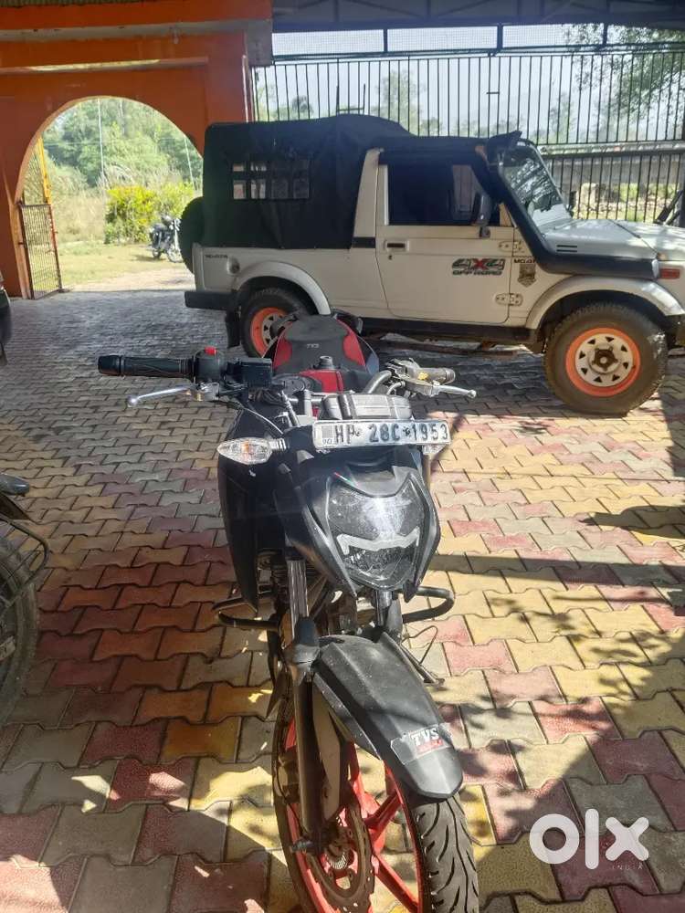 Apache RTR 160 sports bike