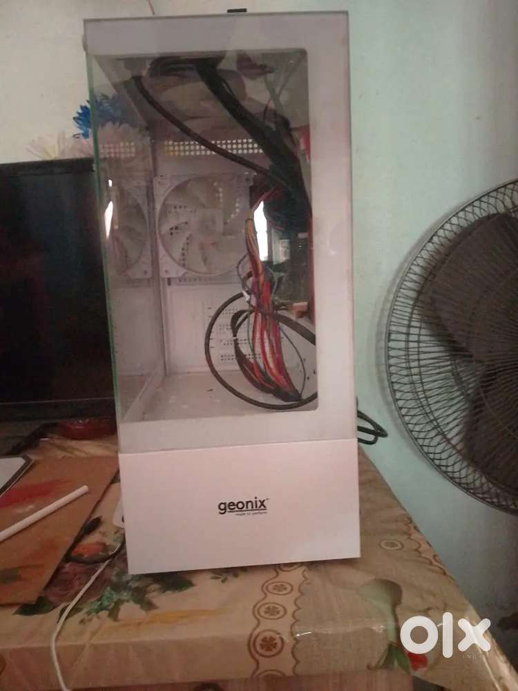 CPU USED 4 MONTHS ONLY ( Almost new )