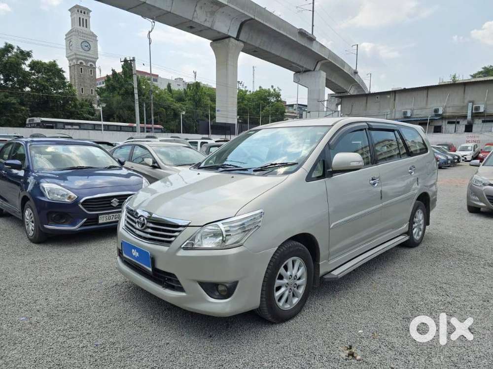 Toyota Innova 2.5 V 7 STR, 2013, Diesel