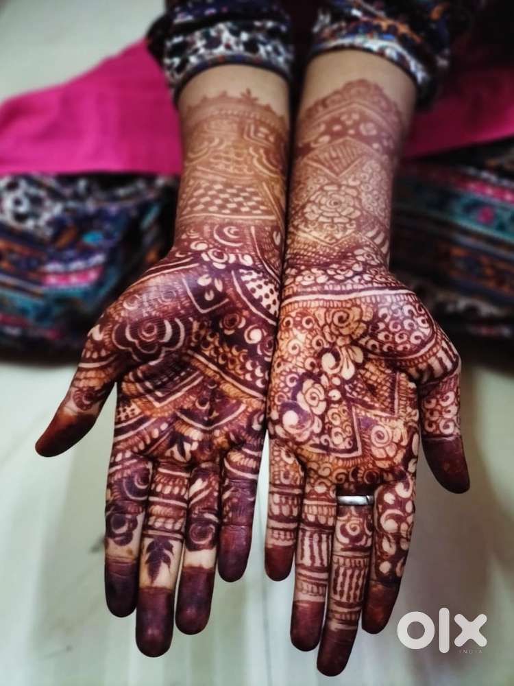 Makeup artist/mehndi artist
