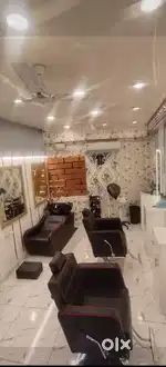 Unisex Salon