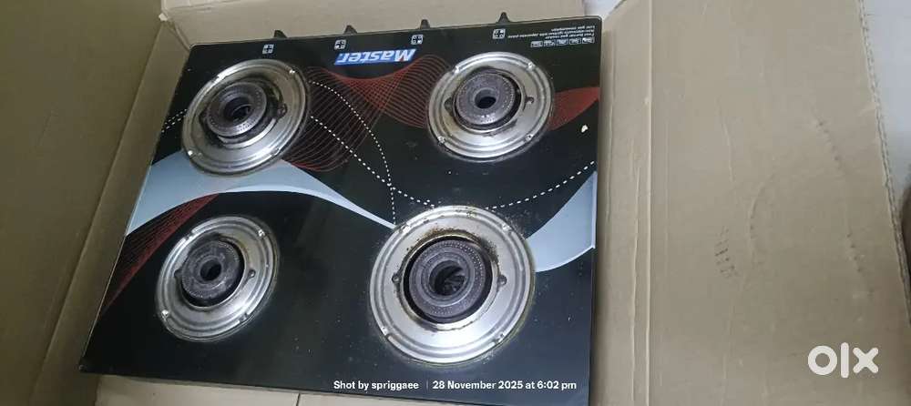 Fully maintained gas stove with stands