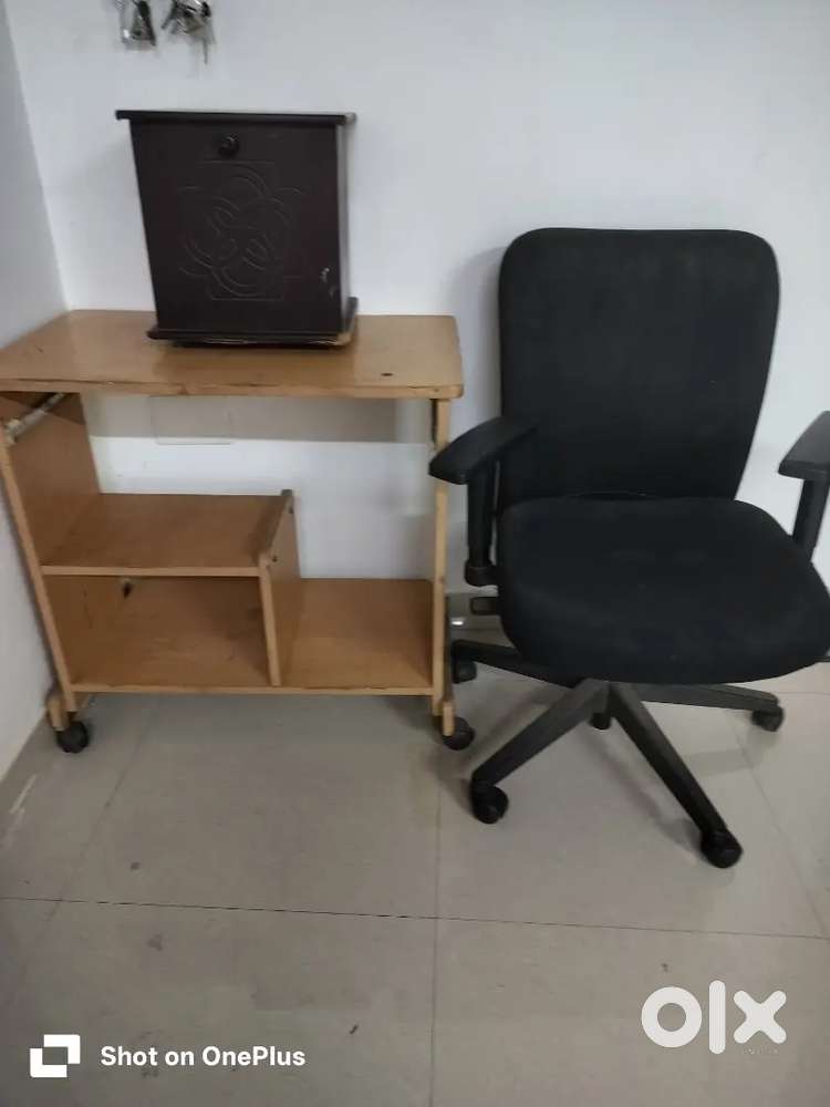 Computer chair & table