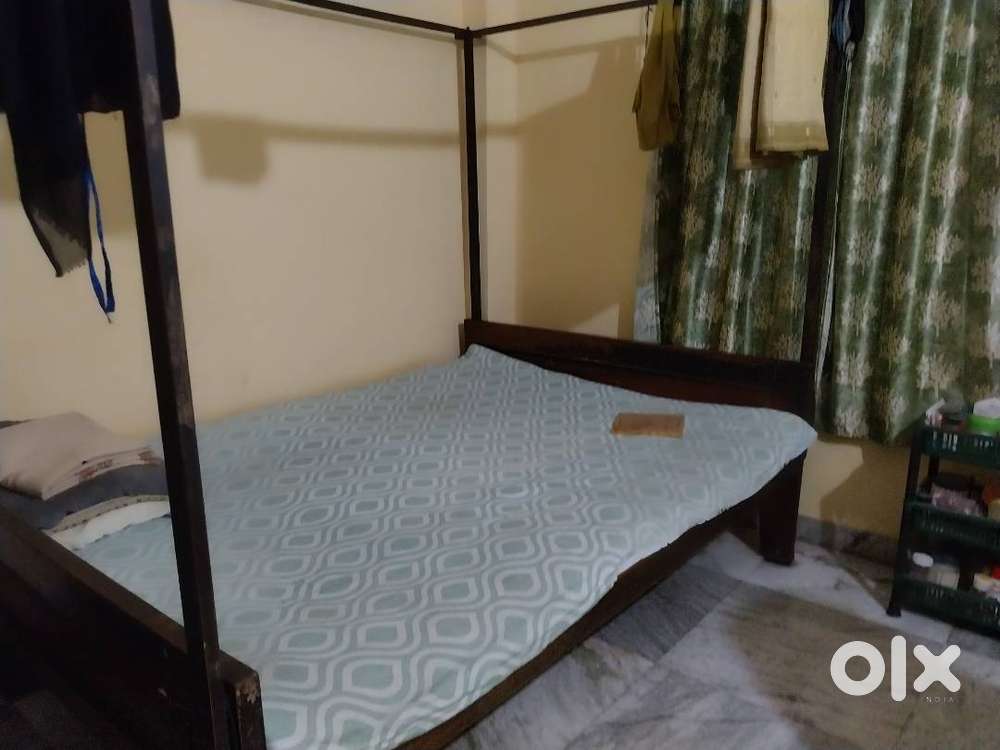 Want sell double bed.