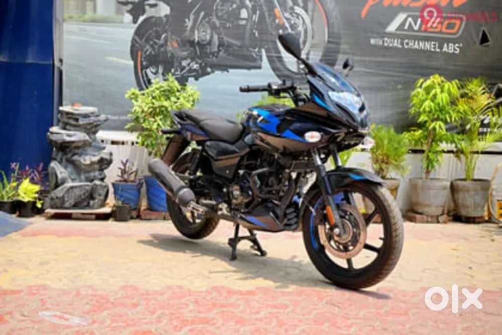 Bajaj pulser 220f very good condition