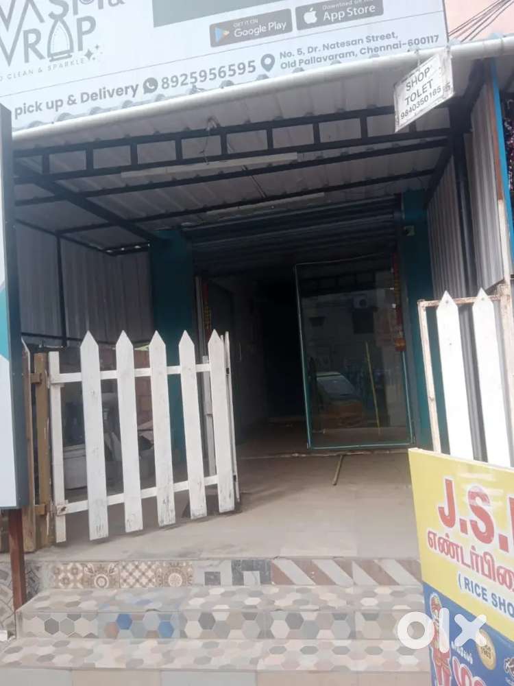 Shop for rent with frontage good look