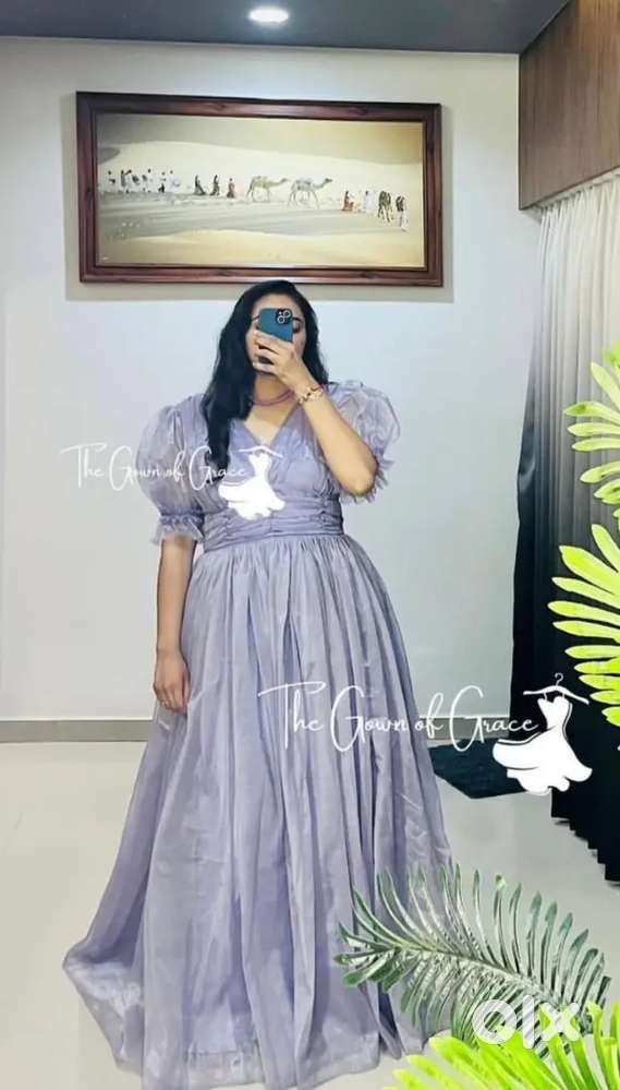 Maternity gown