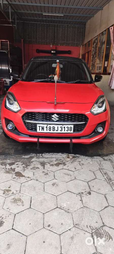 Maruti Suzuki Swift 2022 dual tone colour red black