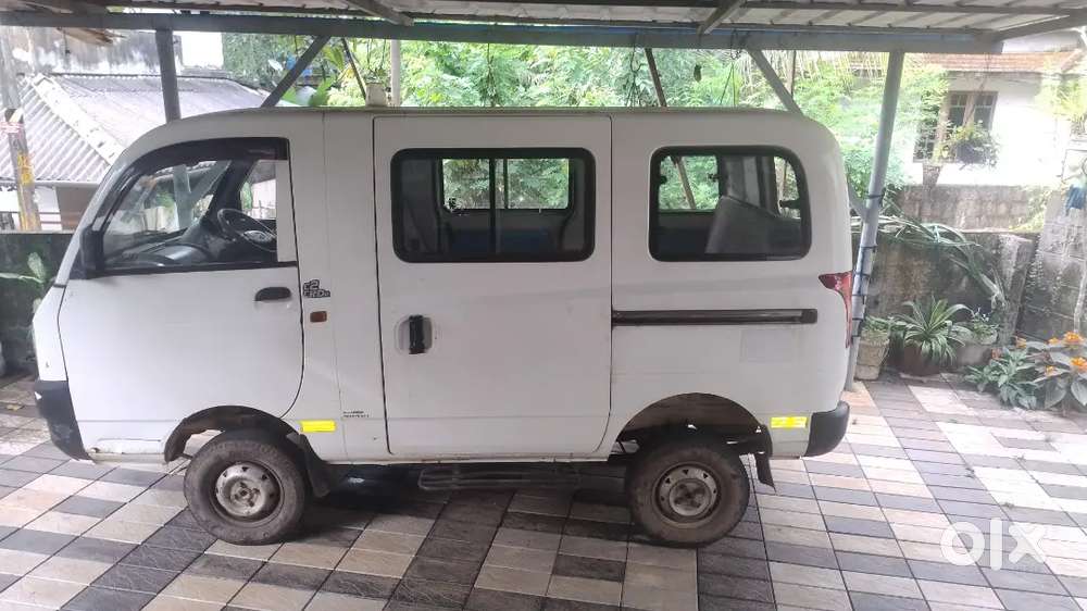 Mahindra Maximo mini van good condition.