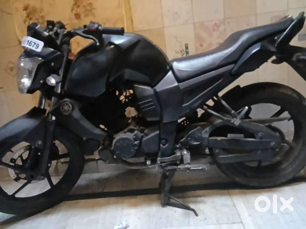 Fz yamaha motor cycle for sale. 2013 model black