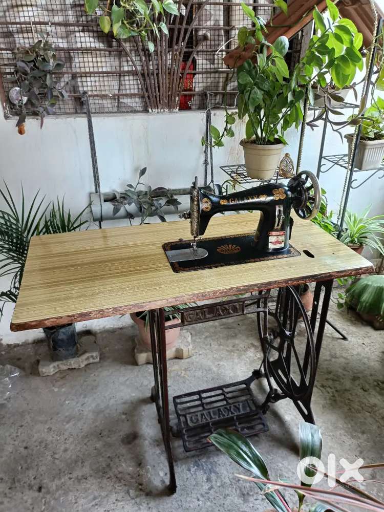 Galaxy Sewing Machine in good running condition