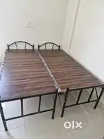 2 brand new single metal beds are ready to sell.