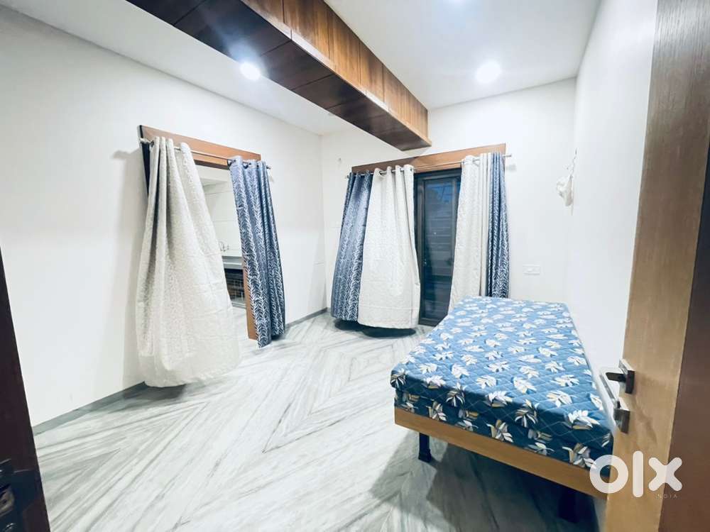 Luxurious 1 bhk semi fur flat at Shantiniketan school nr shiv univsty