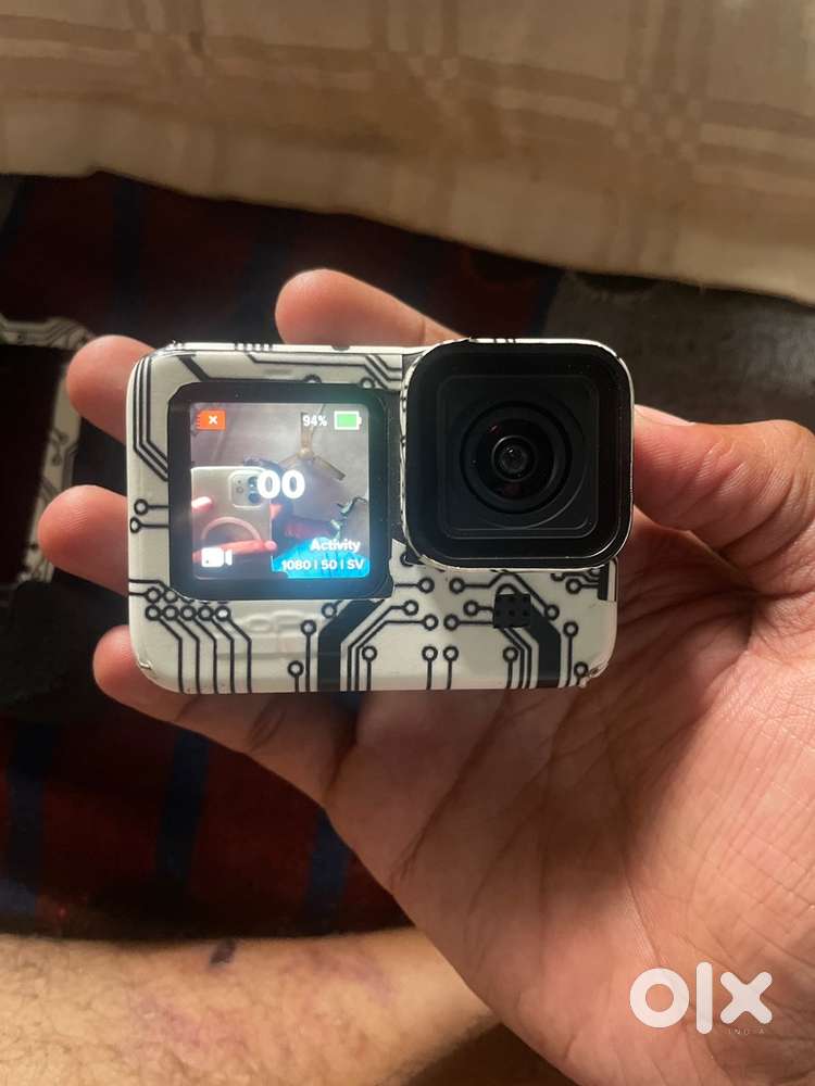 Gopro 11 with 2 batteries and media mod