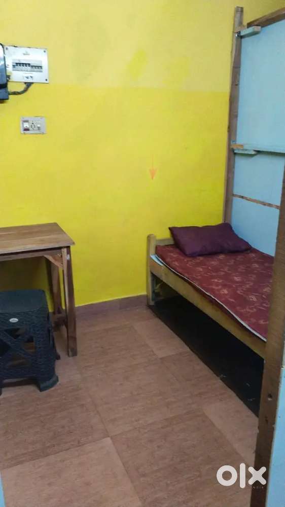 Single, Two Share, Three Share Ladies & Gents PG Near Ayurveda College