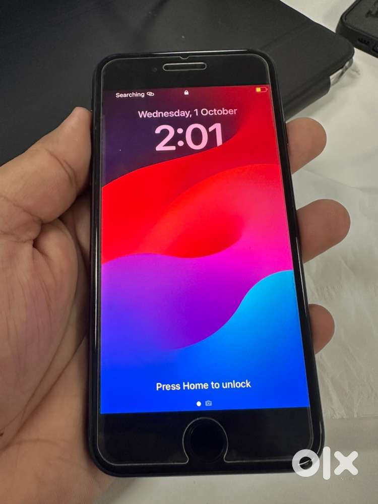 Iphone SE 2024 ( Brand new - 100% battery)