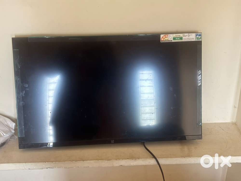OnePlus TV 32 inches Tv is working