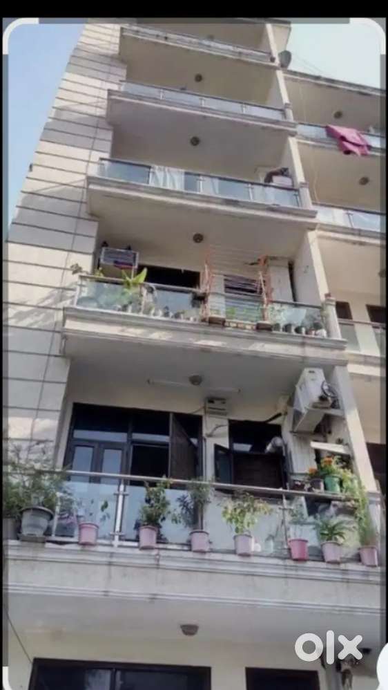 Flat rent pr only for girl