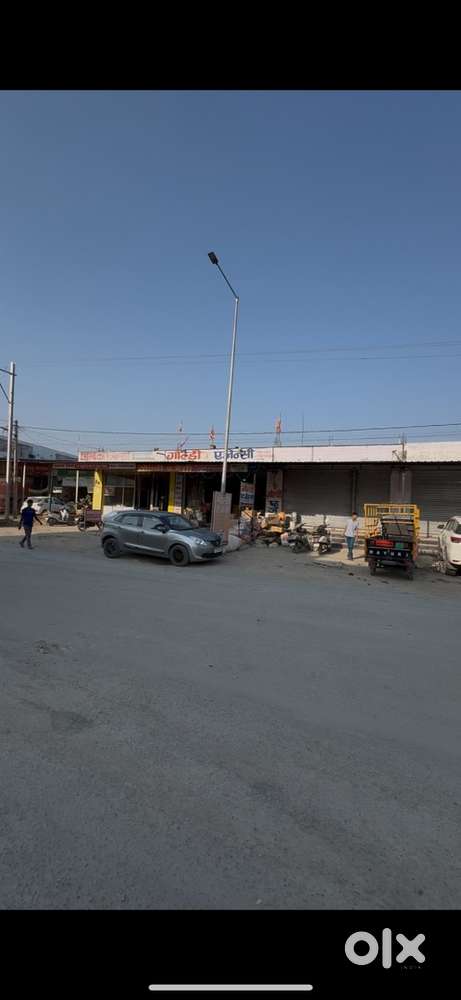 Shop of rent for 30000 location: Kharsia road , infront of suraj bus