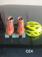 SKATING SHOES+ HELMET