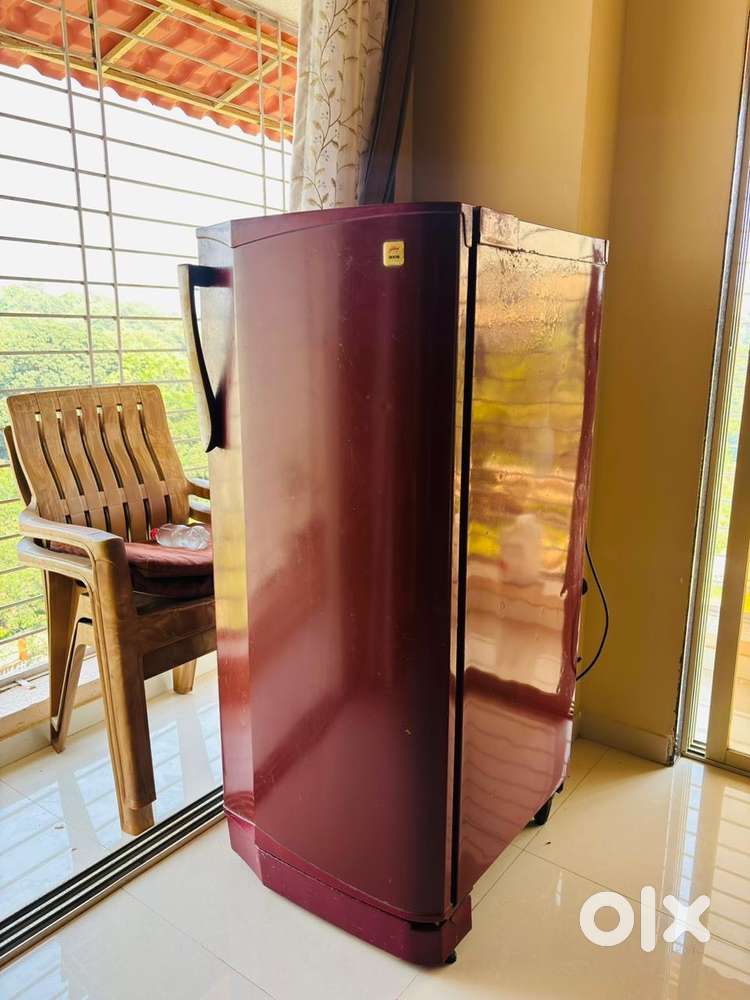 Godrej Axis single Door fridge 09 year old