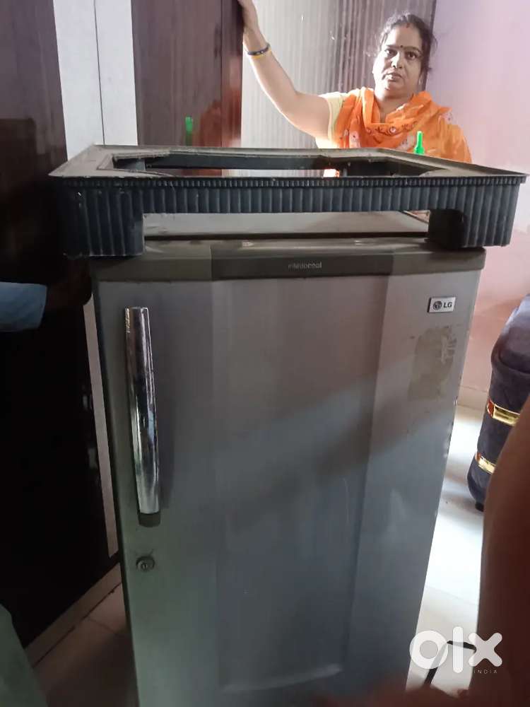 LG ka fridge bechna hai