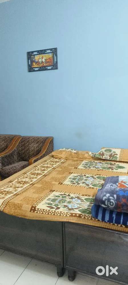 Pg and Food 3bhk 5500