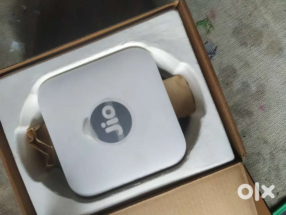 Jio setup box with remote seal pack