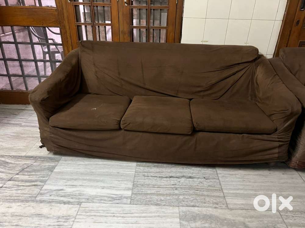 3 seater sofa+ 2 sofa chairs+ glass table