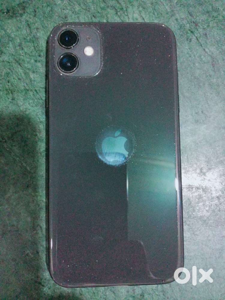 IPhone 11 64 GB in Good Condition