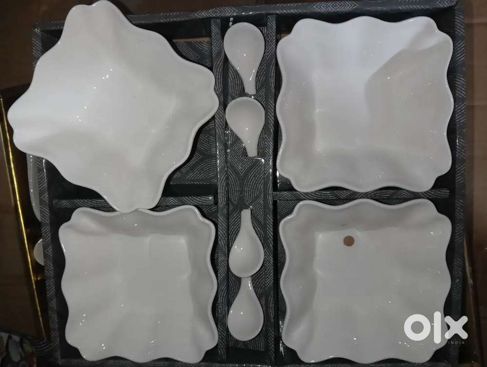 8 piece service bowl set made upof ceramic with better quality