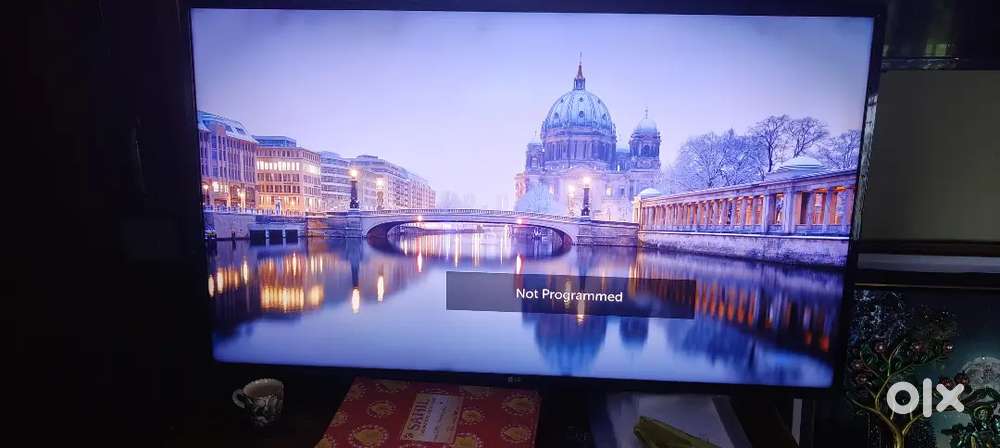LG 43 inc smart TV sale