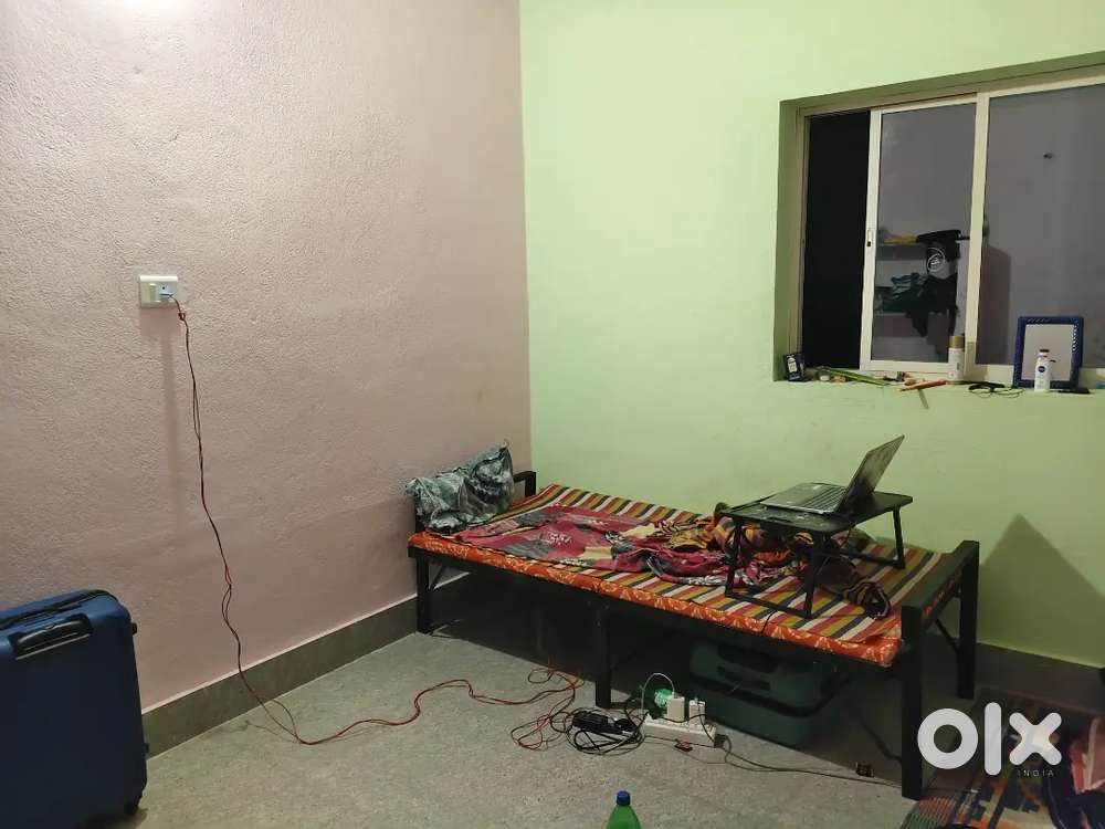 1 Room mate need bachelor