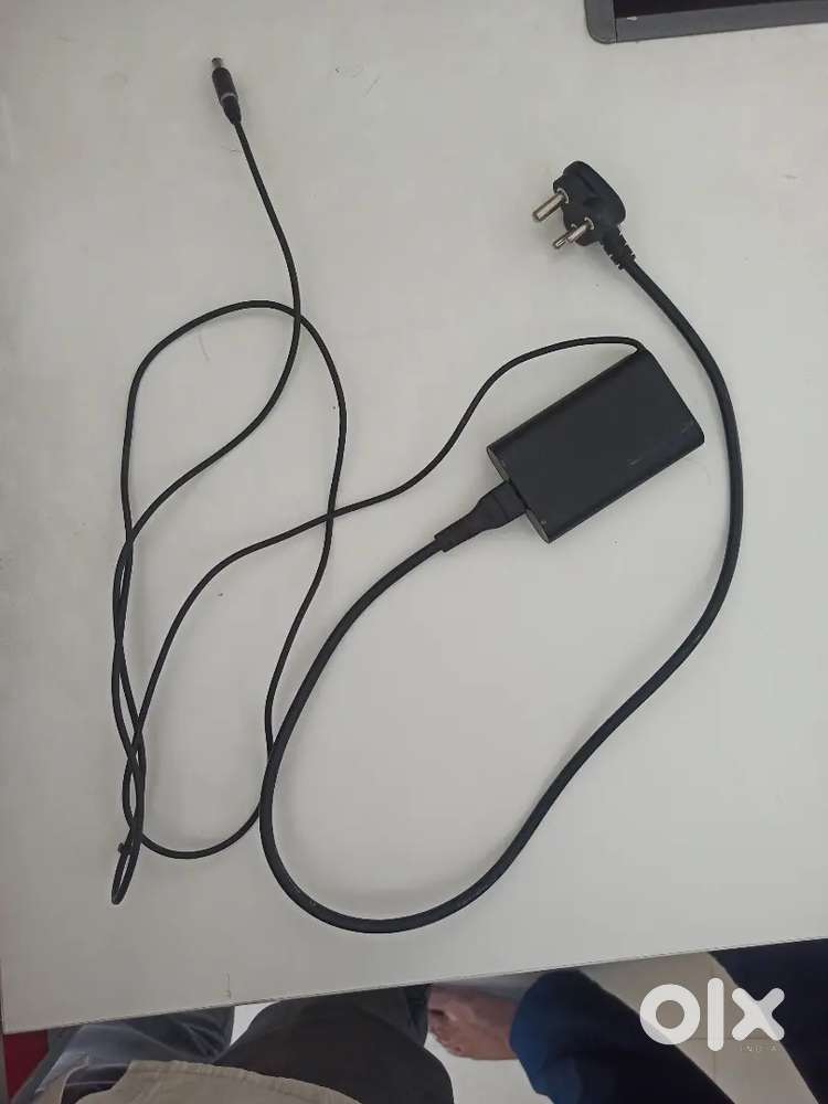 Laptop  Dell Adaptor