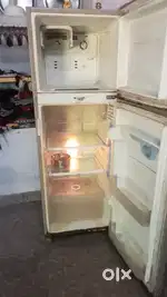 Dabal door frizz