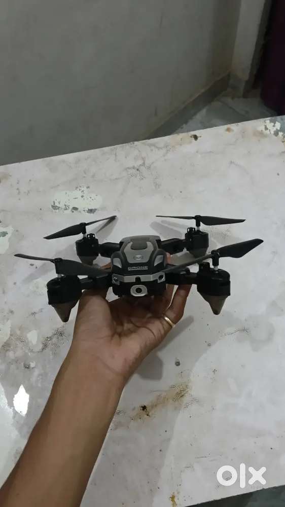 J2 pro drone with 4k quality dual camera.