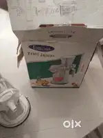 Fruit juicer
