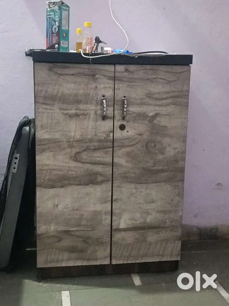 Wooden Cabinet in Good Condition – Indore