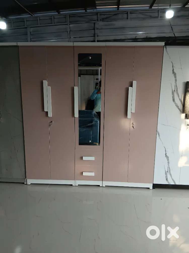 BRAND NEW 5door wardrobe 6x6.5 premium quality