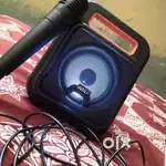 INTEX. IT. 202 portable speker with mike