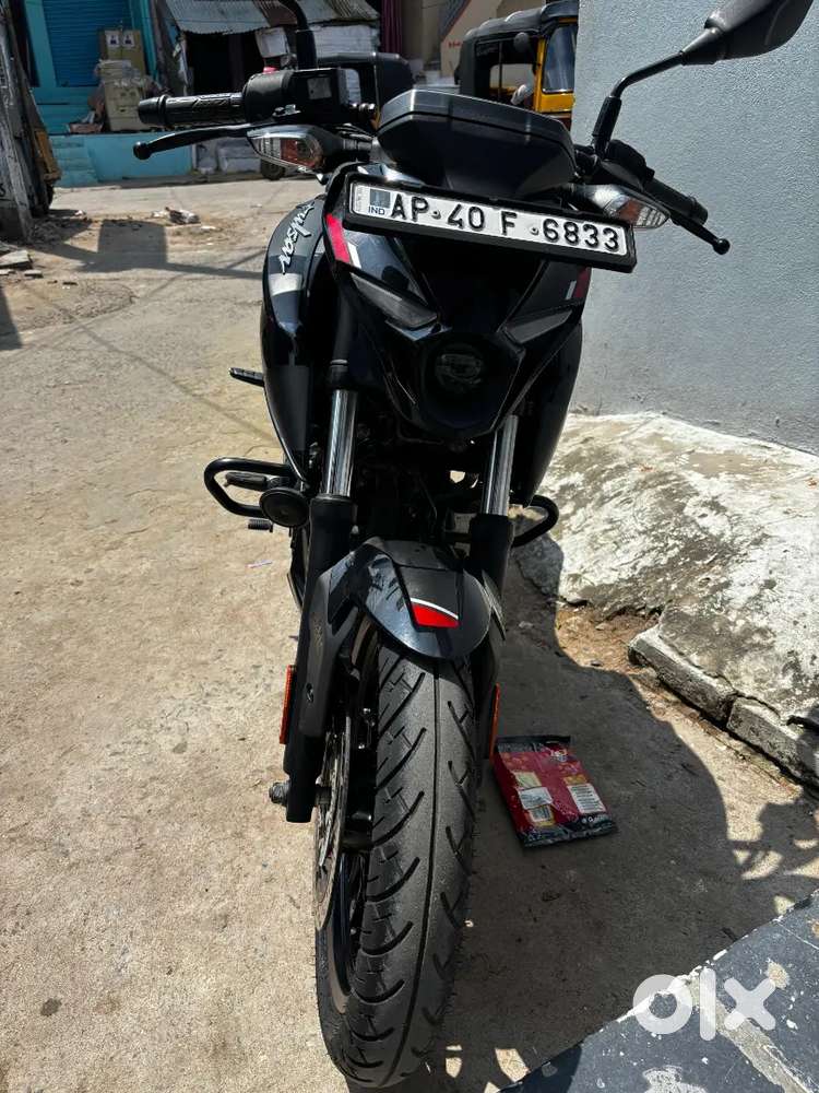 N160 pulsar bike