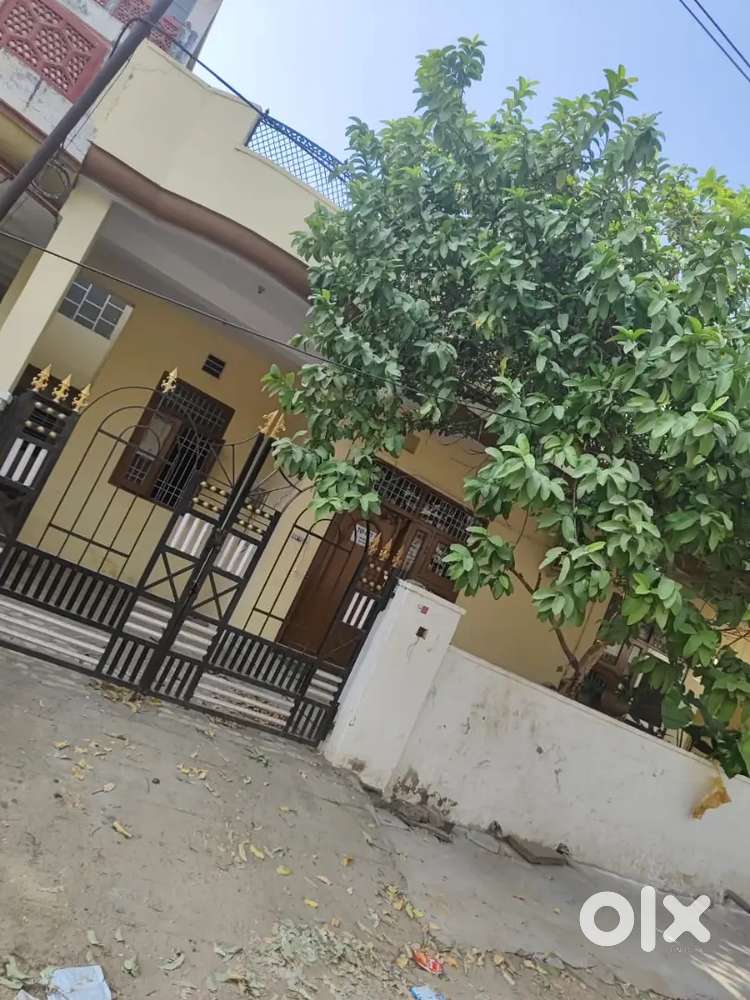 2 rooms available 2 ya 3 person k liye 2 rooms available h