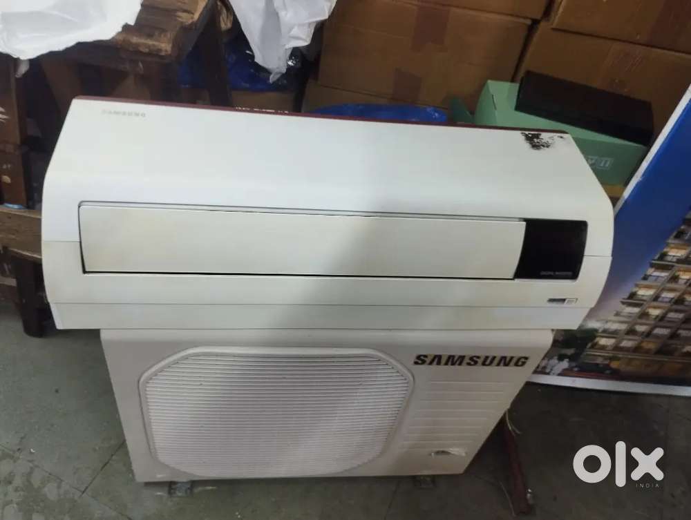 1.5 ton samsung invarter spilit ac good condition