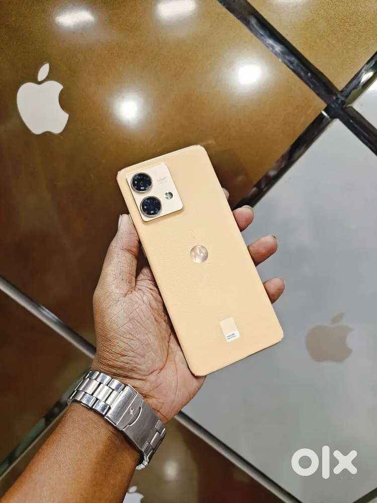 Moto Edge 40 Neo 5G (8Gb/128Gb)..Neat Condition..
