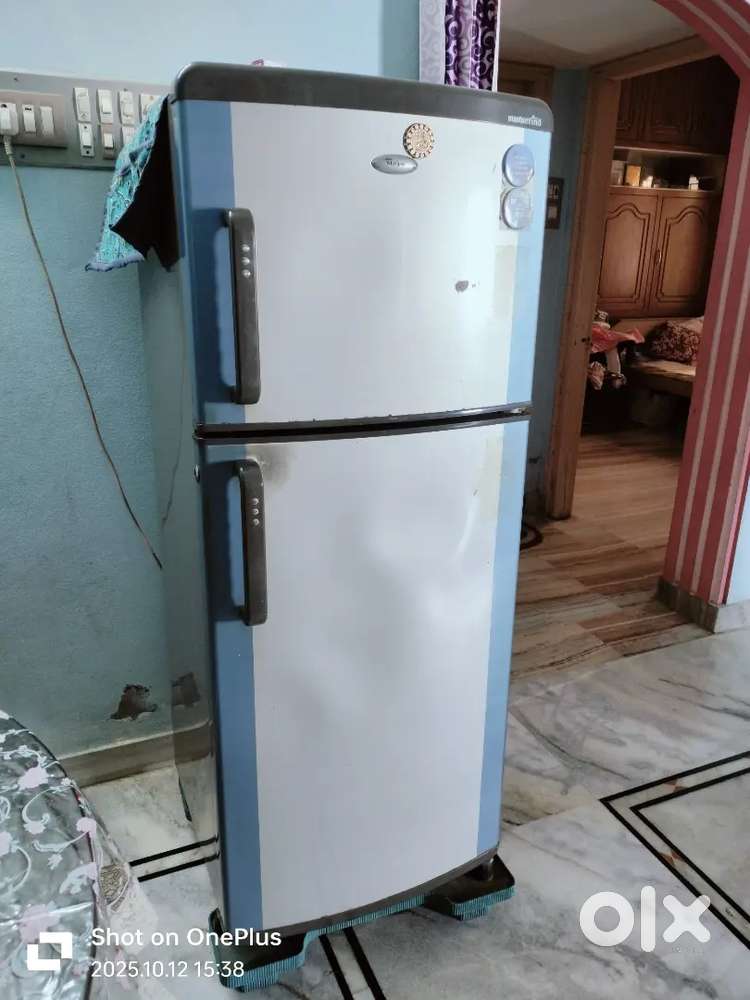 Whirlpool fridge 220 liters